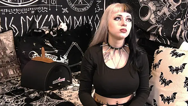 Paige Turner online show from 04-04-26, 12:42