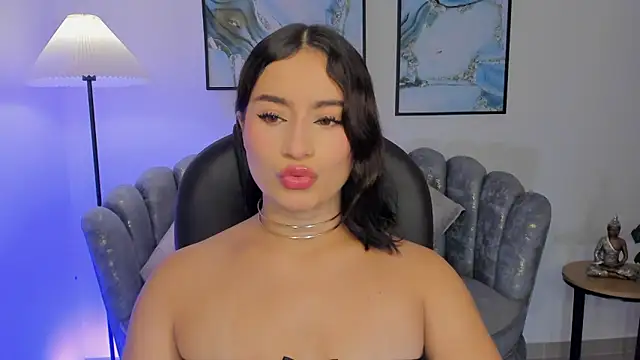 Snapshot of Saskia_litt chatting on 10-17-25, 04:15 Saskia litt online show from 10-17-25, 04:15