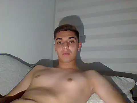 Snapshot of Linkimoli chatting on 09-11-25, 04:34 Linkimoli online show from 09-11-25, 04:34