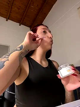 Paulina-Wells online show from 10-31-25, 08:54