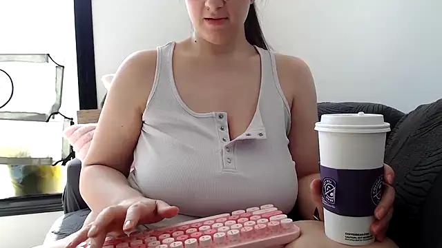 Snapshot of xxxmegamixxx chatting on 10-24-25, 07:38 xxxmegamixxx online show from 10-24-25, 07:38