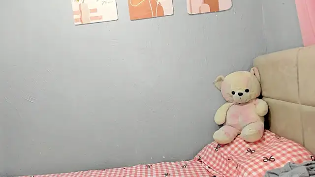 Snapshot of Anne_the_virgin chatting on 11-15-25, 07:49 Anne the virgin online show from 11-15-25, 07:49