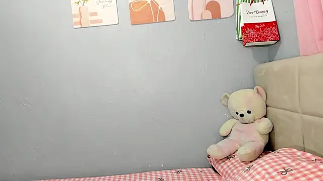 Snapshot of Anne_the_virgin chatting on 11-20-25, 03:39 Anne the virgin online show from 11-20-25, 03:39