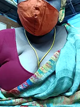 Snapshot of TAMIL_ELAKKIYA chatting on 09-10-25, 10:04 TAMIL ELAKKIYA online show from 09-10-25, 10:04