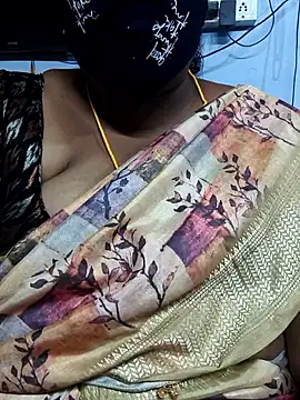 Snapshot of TAMIL_ELAKKIYA chatting on 09-13-25, 05:13 TAMIL ELAKKIYA online show from 09-13-25, 05:13