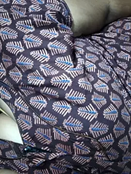 Snapshot of TAMIL_ELAKKIYA chatting on 11-23-25, 10:37 TAMIL ELAKKIYA online show from 11-23-25, 10:37