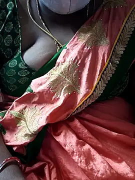 Snapshot of TAMIL_ELAKKIYA chatting on 11-29-25, 08:28 TAMIL ELAKKIYA online show from 11-29-25, 08:28