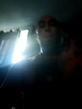 Snapshot of Mac15151 chatting on 05-10-26, 10:48 Mac15151 online show from 05-10-26, 10:48