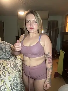 JuicyExxxperience online show from 12-17-25, 02:01