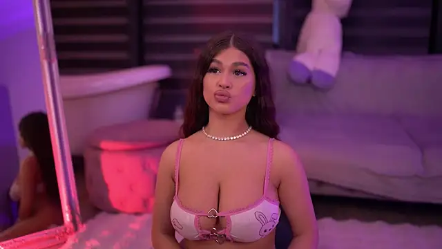 Snapshot of BellaNoirre chatting on 11-15-25, 06:48 BellaNoirre online show from 11-15-25, 06:48