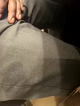 hotboy43339 online show from 10-27-25, 09:13