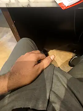 hotboy43339 online show from 11-02-25, 02:25