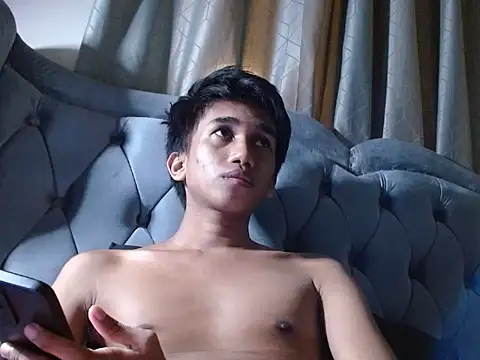 charlie0728 online show from 12-04-25, 01:20