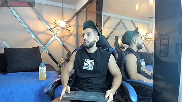 Yiyo10  online show from 04-26-26, 03:59