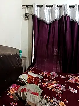 MEERAcle online show from 04-19-26, 02:00