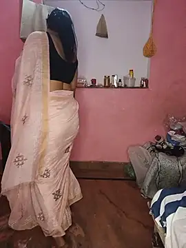 Snapshot of MEERAcle chatting on 06-16-26, 04:48 MEERAcle online show from 06-16-26, 04:48