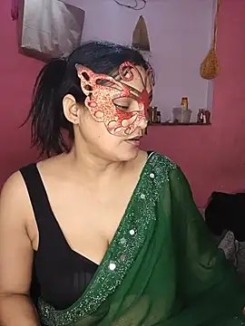 Snapshot of MEERAcle chatting on 06-17-26, 04:59 MEERAcle online show from 06-17-26, 04:59