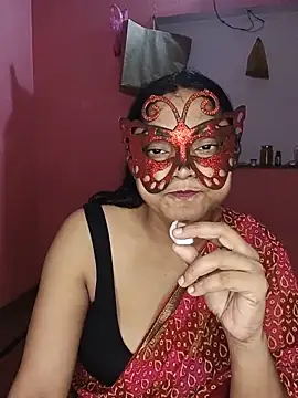 Snapshot of MEERAcle chatting on 06-18-26, 05:41 MEERAcle online show from 06-18-26, 05:41