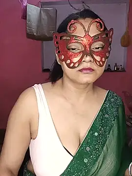 Snapshot of MEERAcle chatting on 07-02-26, 03:23 MEERAcle online show from 07-02-26, 03:23