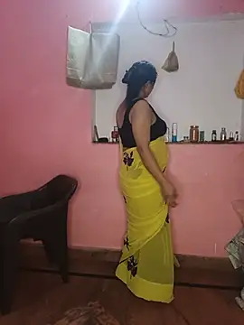 Snapshot of MEERAcle chatting on 07-06-26, 03:03 MEERAcle online show from 07-06-26, 03:03