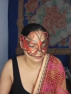 Snapshot of MEERAcle chatting on 07-15-26, 04:40 MEERAcle online show from 07-15-26, 04:40
