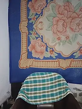 Snapshot of MEERAcle chatting on 07-18-26, 04:22 MEERAcle online show from 07-18-26, 04:22