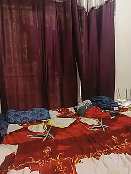 Snapshot of MEERAcle chatting on 08-09-26, 03:44 MEERAcle online show from 08-09-26, 03:44