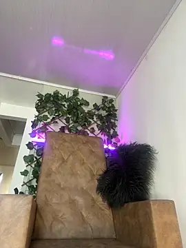 Snapshot of fetish_foot_ chatting on 11-18-25, 02:43 fetish foot online show from 11-18-25, 02:43