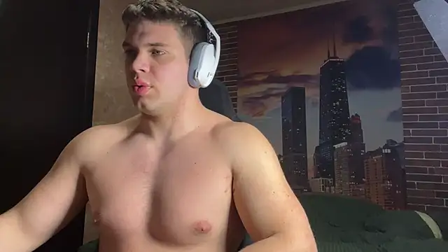 MusclePhantom online show from 04-19-26, 08:44