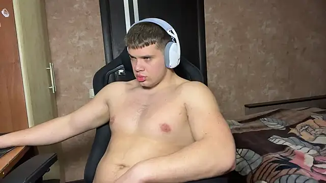 Snapshot of MusclePhantom chatting on 04-29-26, 08:48 MusclePhantom online show from 04-29-26, 08:48