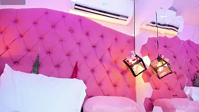 HannaPotther online show from 12-23-25, 03:04