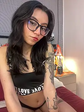 Snapshot of eviegothel_ chatting on 10-30-25, 08:20 eviegothel online show from 10-30-25, 08:20