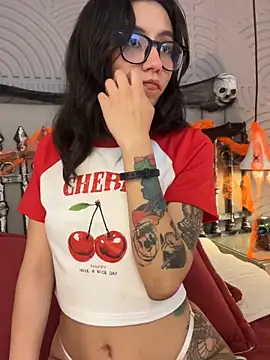 Snapshot of eviegothel_ chatting on 11-05-25, 08:20 eviegothel online show from 11-05-25, 08:20