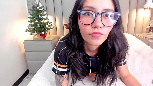 Snapshot of eviegothel_ chatting on 12-15-25, 08:35 eviegothel online show from 12-15-25, 08:35