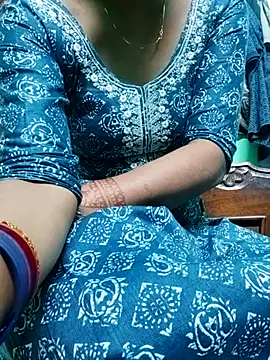 Apurvaa online show from 11-23-25, 02:28