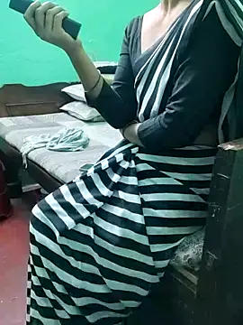 Apurvaa online show from 12-20-25, 04:25