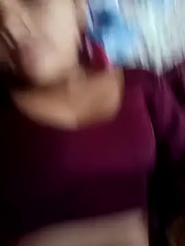 Snapshot of Hitsda chatting on 09-18-25, 03:19 Hitsda online show from 09-18-25, 03:19