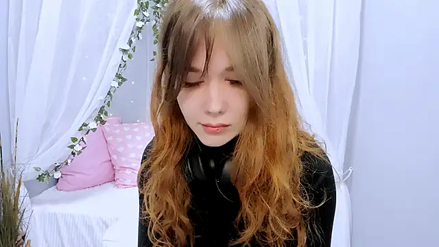 Snapshot of Anabel_Montereau chatting on 12-19-25, 02:02 Anabel Montereau online show from 12-19-25, 02:02