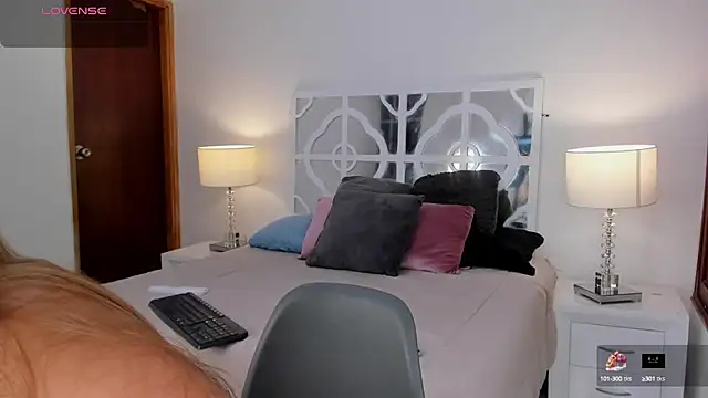 MikaelaStone online show from 10-16-25, 12:28