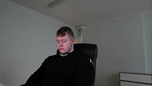 Richard Dullas online show from 10-27-25, 01:26