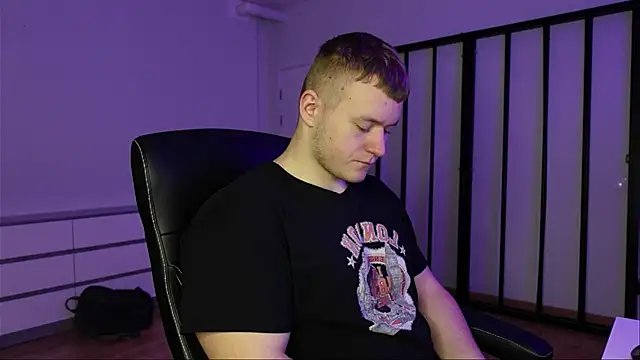 Richard Dullas online show from 11-30-25, 02:10