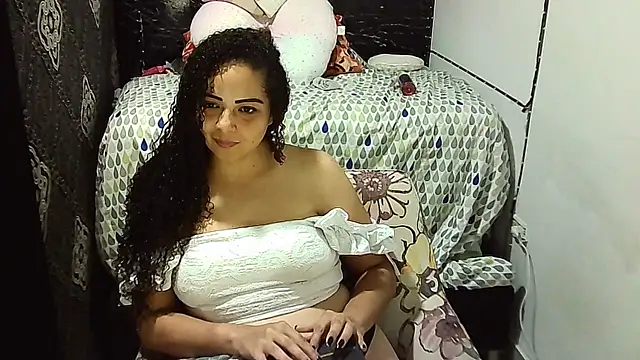 Snapshot of _naughty_milf chatting on 11-04-25, 02:43 naughty milf online show from 11-04-25, 02:43