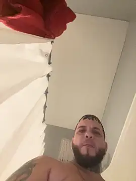 Snapshot of LuisBellaco chatting on 09-23-25, 04:15 LuisBellaco online show from 09-23-25, 04:15