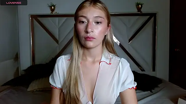 SophiaaLee online show from 09-09-25, 10:42