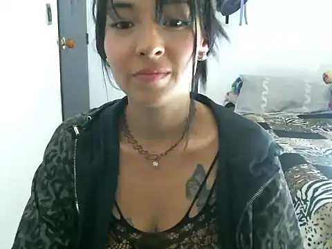 Snapshot of Thalia_220 chatting on 09-08-25, 09:03 Thalia 220 online show from 09-08-25, 09:03