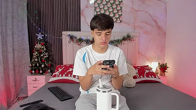 sweet petter online show from 12-18-25, 01:06