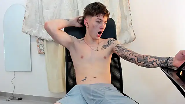 Snapshot of jake_kylee chatting on 11-05-25, 03:28 jake kylee online show from 11-05-25, 03:28