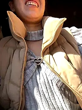 Huong-Ly online show from 11-28-25, 01:41