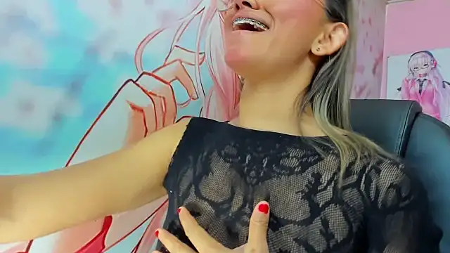 Snapshot of StarletTays chatting on 11-07-25, 02:00 StarletTays online show from 11-07-25, 02:00