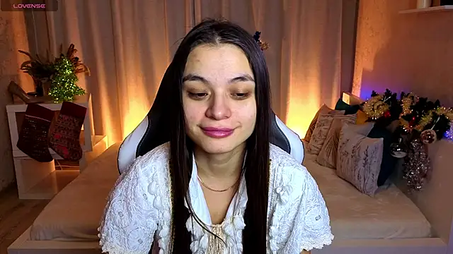 Leila Hefner online show from 12-20-25, 02:18